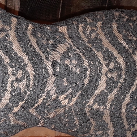 Lillie Rubin lace & chiffon formal dress - Picture 4 of 8